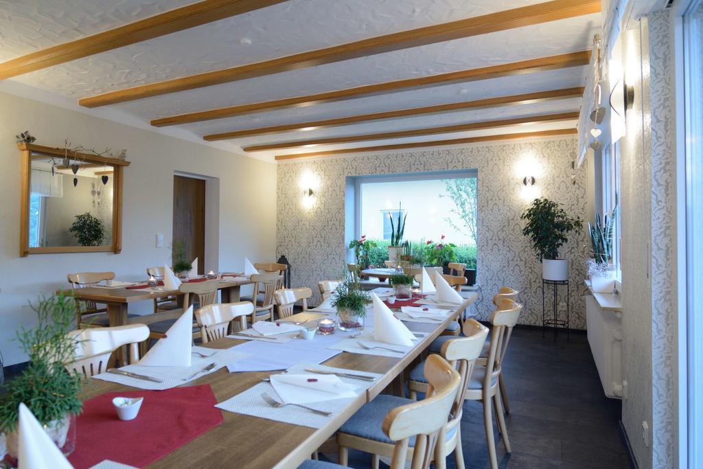 Hotel-Restaurant-Weingut Kapellenhof Klotten Exteriör bild