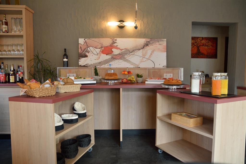 Hotel-Restaurant-Weingut Kapellenhof Klotten Exteriör bild