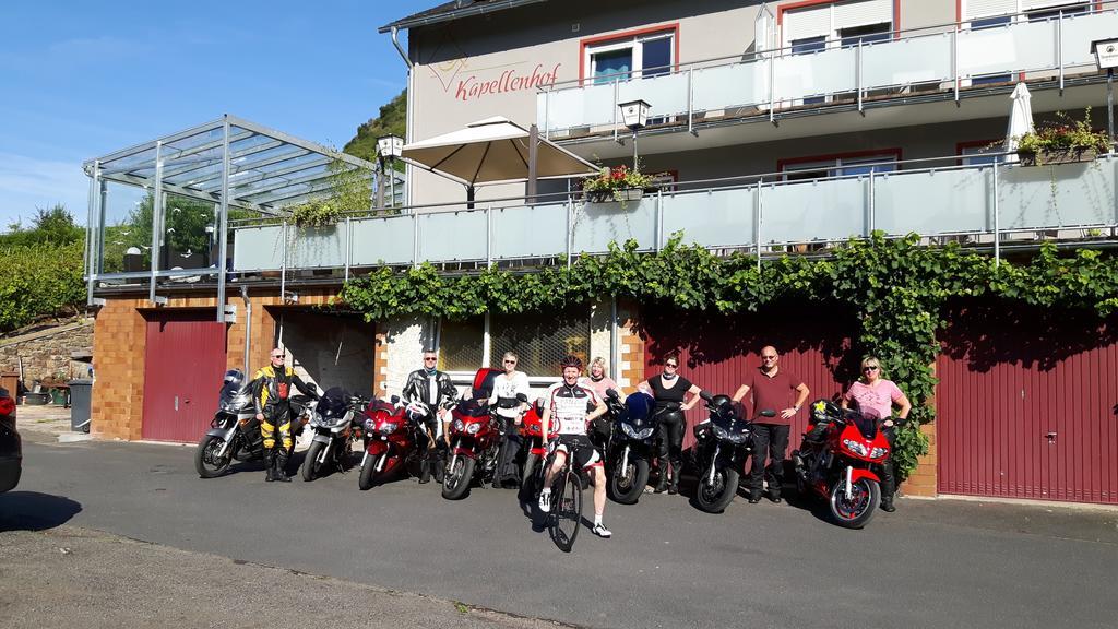 Hotel-Restaurant-Weingut Kapellenhof Klotten Exteriör bild