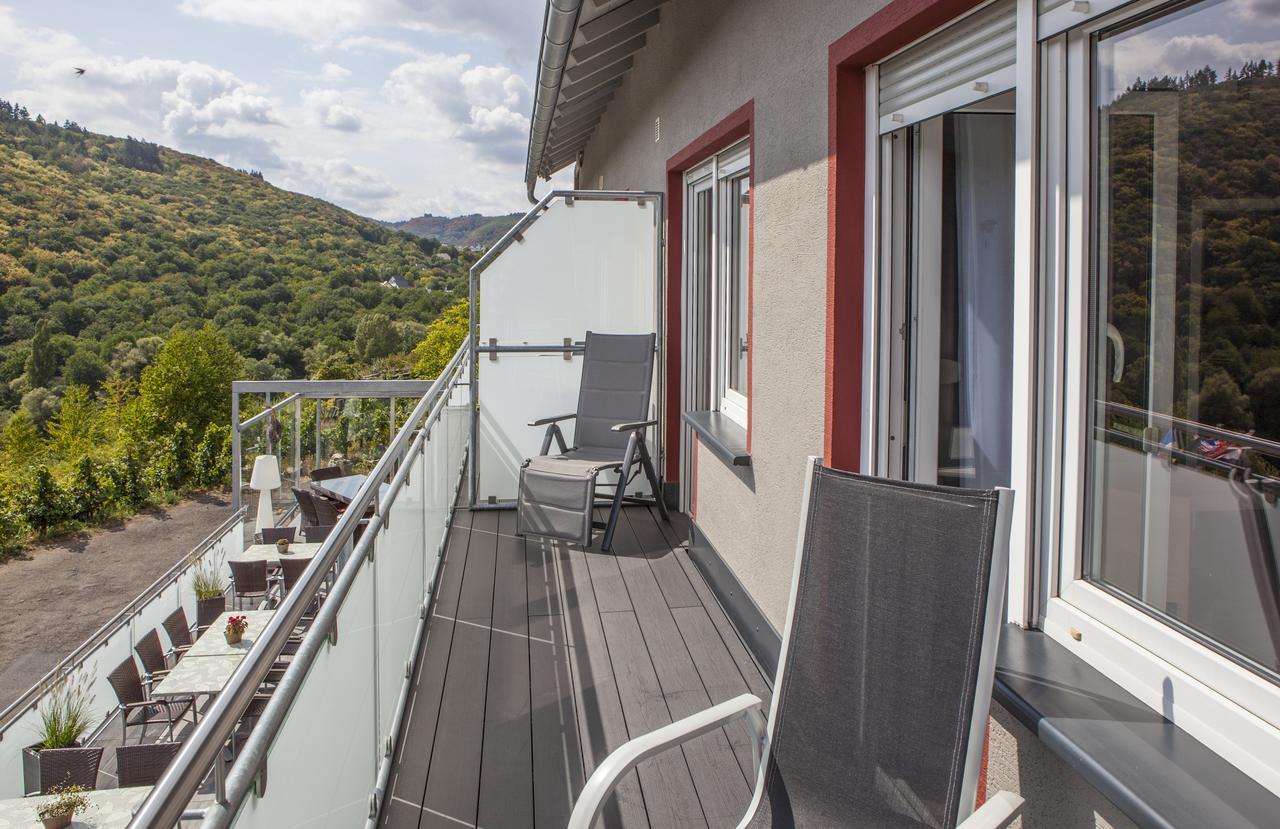 Hotel-Restaurant-Weingut Kapellenhof Klotten Exteriör bild