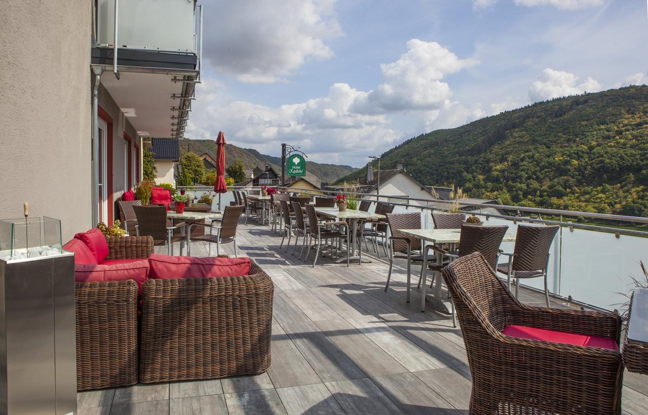 Hotel-Restaurant-Weingut Kapellenhof Klotten Exteriör bild